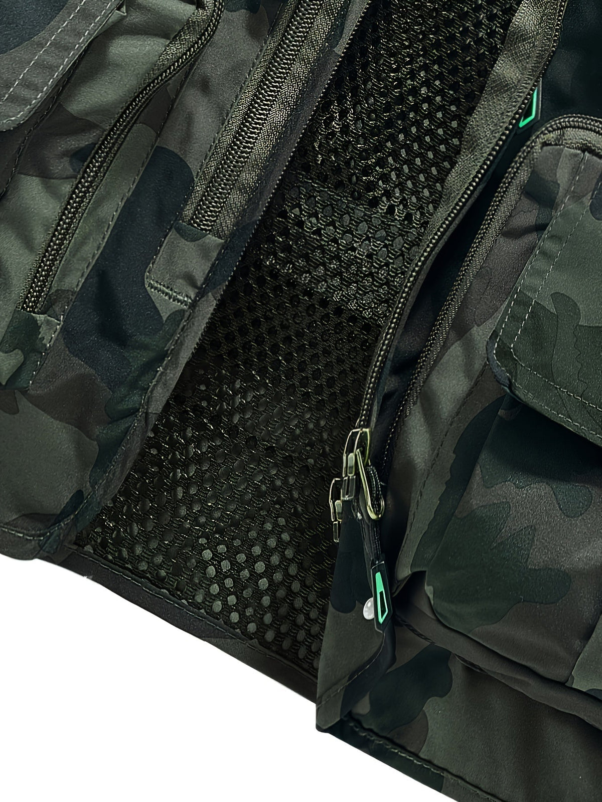 Men's Camo Utility Vest With Mesh Back And Multi Pockets