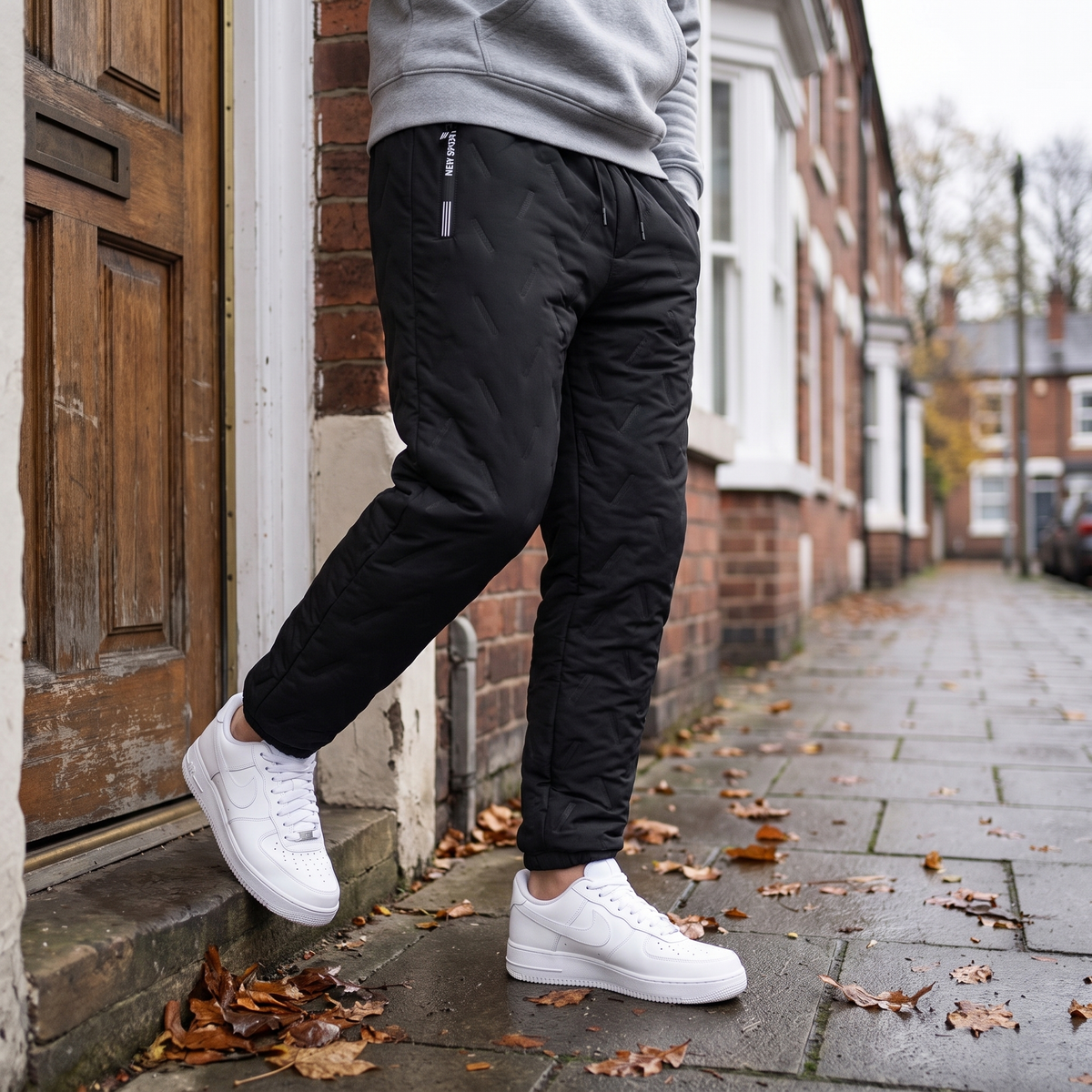 Men’s Sherpa Fleece-Lined Joggers with Elastic Waist and Ribbed Ankle Cuffs