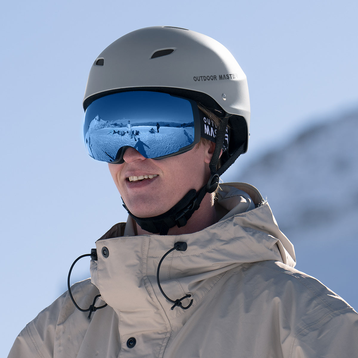 Women's Magnetic Ski Goggles with Photochromic Anti Fog Lens and Extra Lens