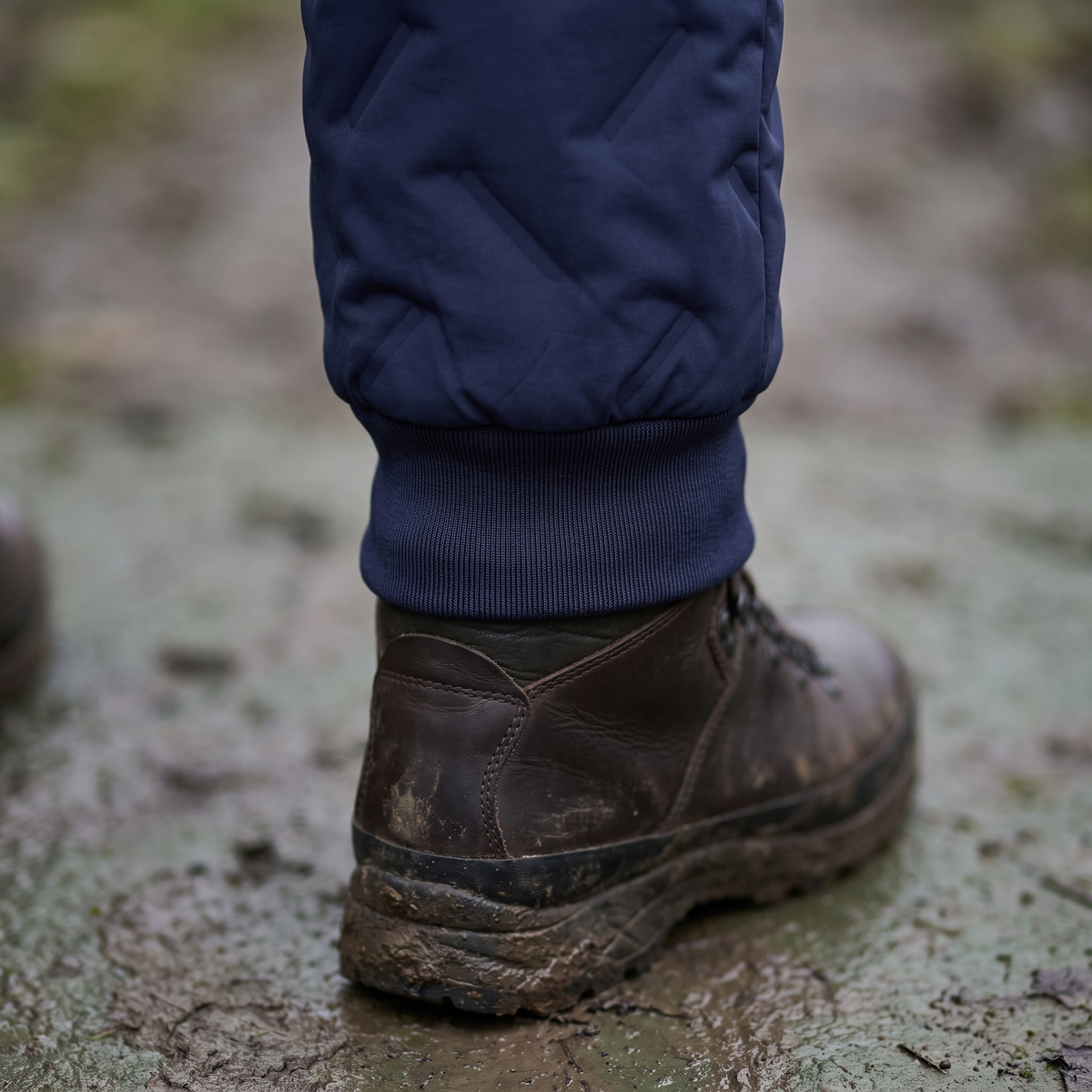 Women's Fleece Lined Quilted Hiking Trousers with Zip Pockets