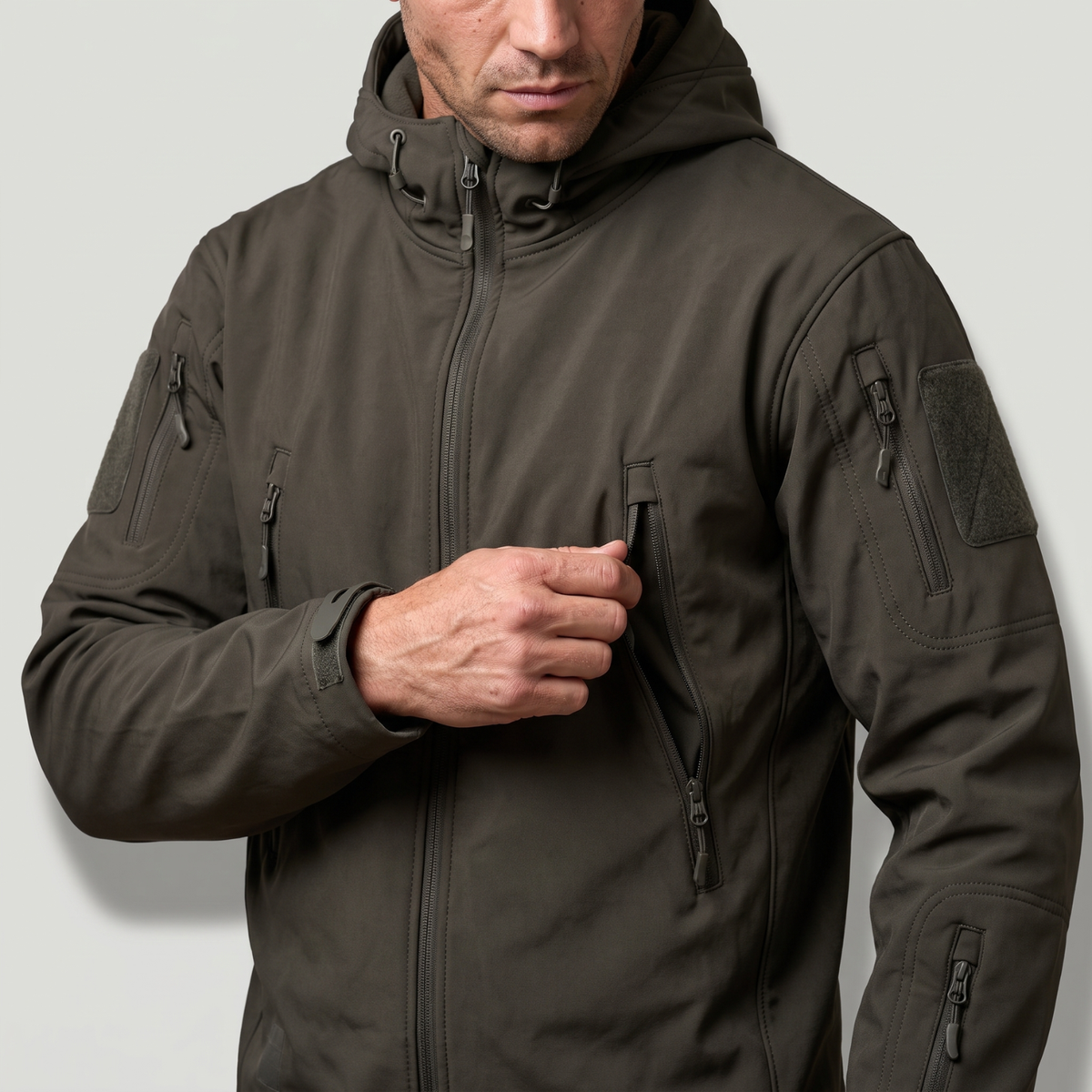 Men's Fleece Lined Hooded Softshell Jacket with Zip Pockets