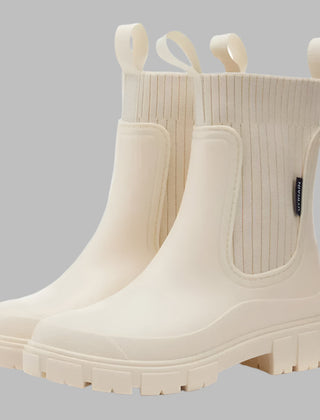 Helga | Women’s Black Waterproof Chelsea Boots 2