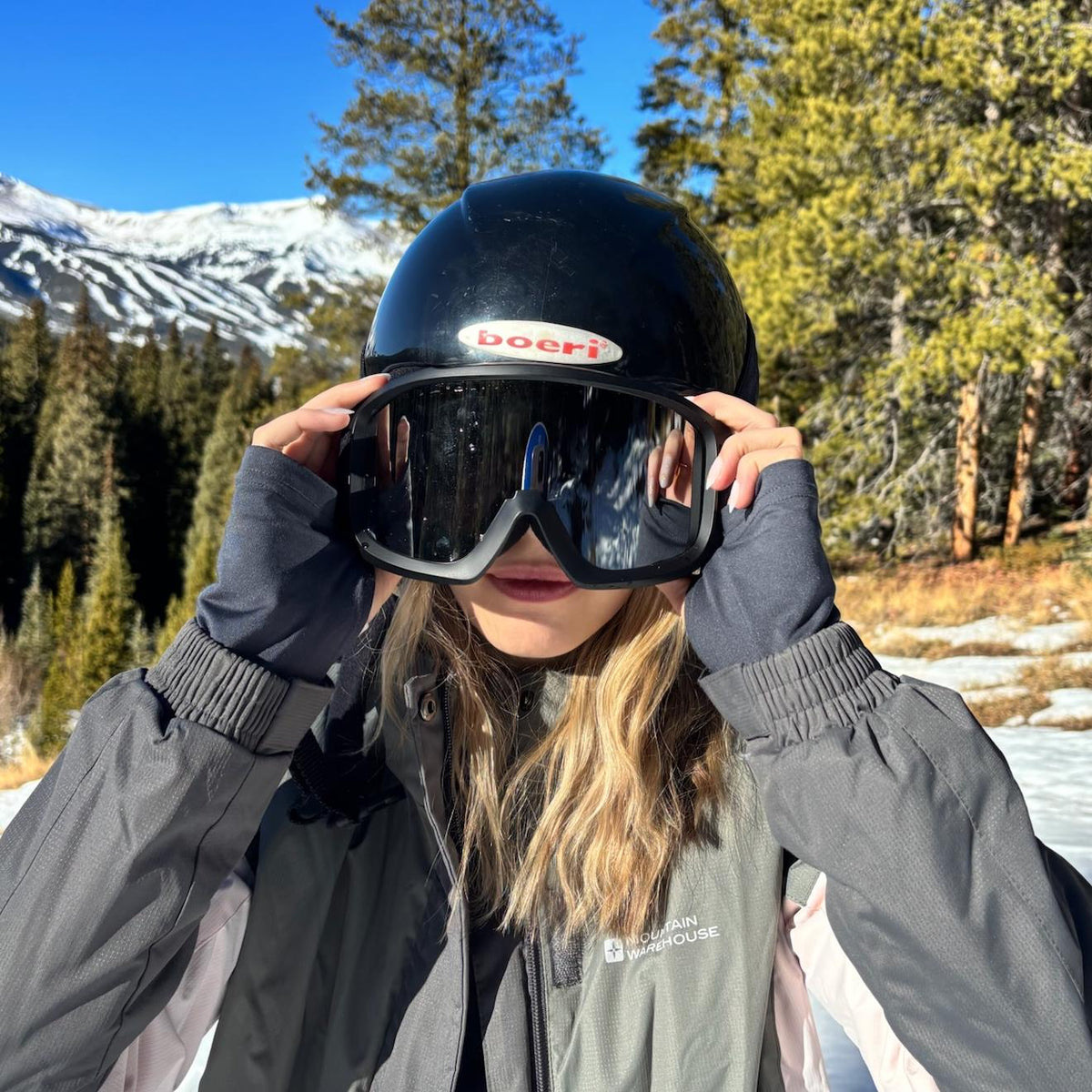 Women's Ski Goggles with Panoramic Mirrored Lens and Adjustable Strap