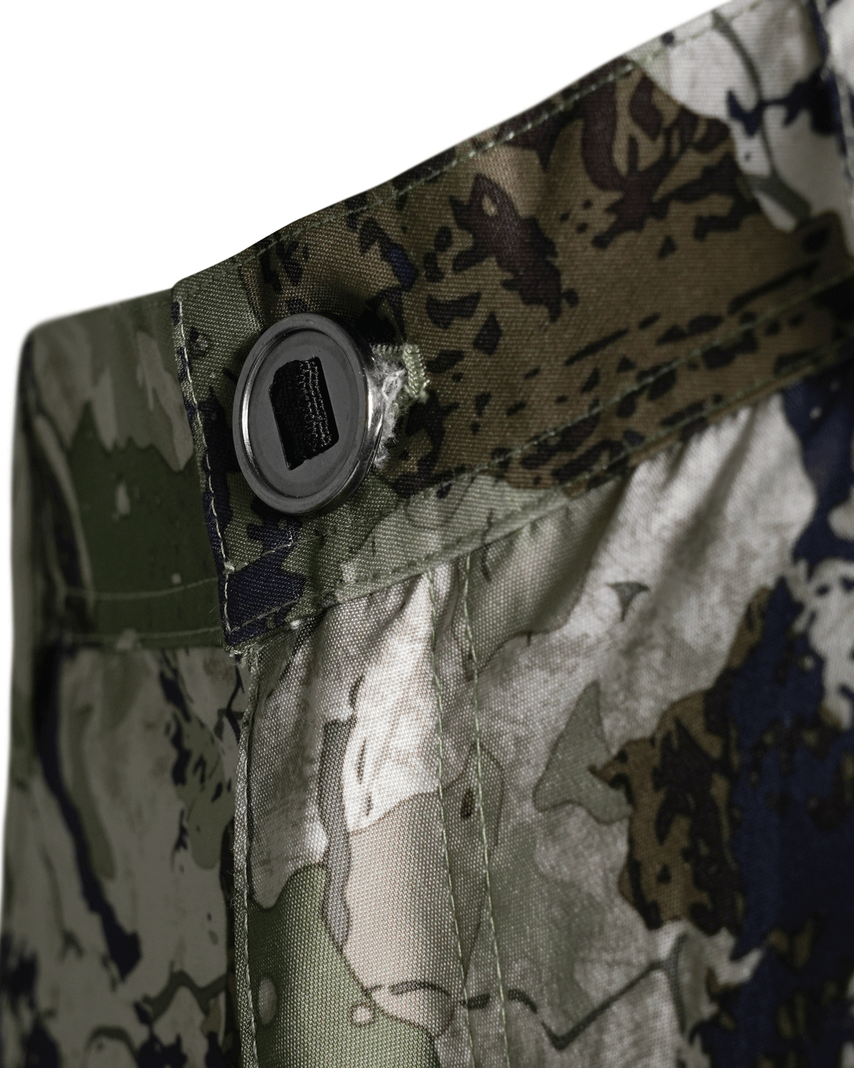 Men's Lightweight Camouflage Hunting Pants with Stretch Fabric and Pockets