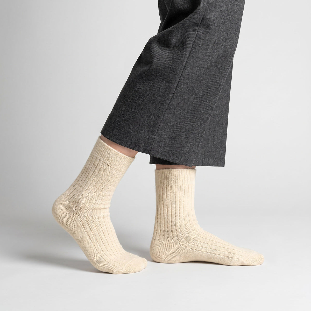 Men's Thick Wool Mid Calf Boot Socks with Ribbed Cuff