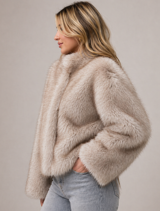 Women's Plush Faux Fur Jacket | Elegant Cropped Cold-Weather Layer 0