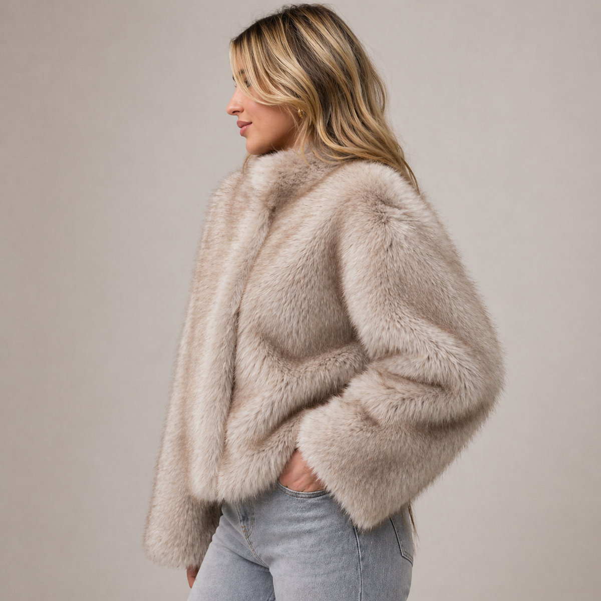 Women's Plush Faux Fur Jacket | Elegant Cropped Cold-Weather Layer 0
