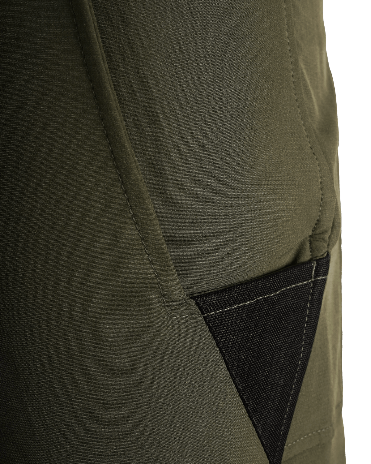 Men's Lightweight Camouflage Hunting Pants with Articulated Knees and Cargo Pockets