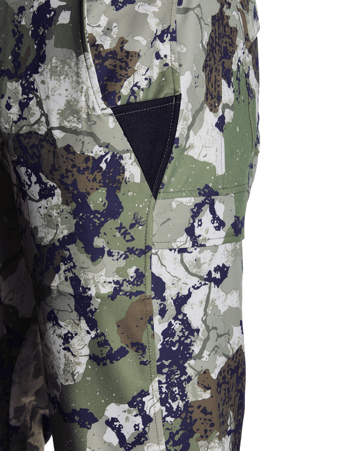 Men's Lightweight Camouflage Hunting Pants with Articulated Knees and Cargo Pockets