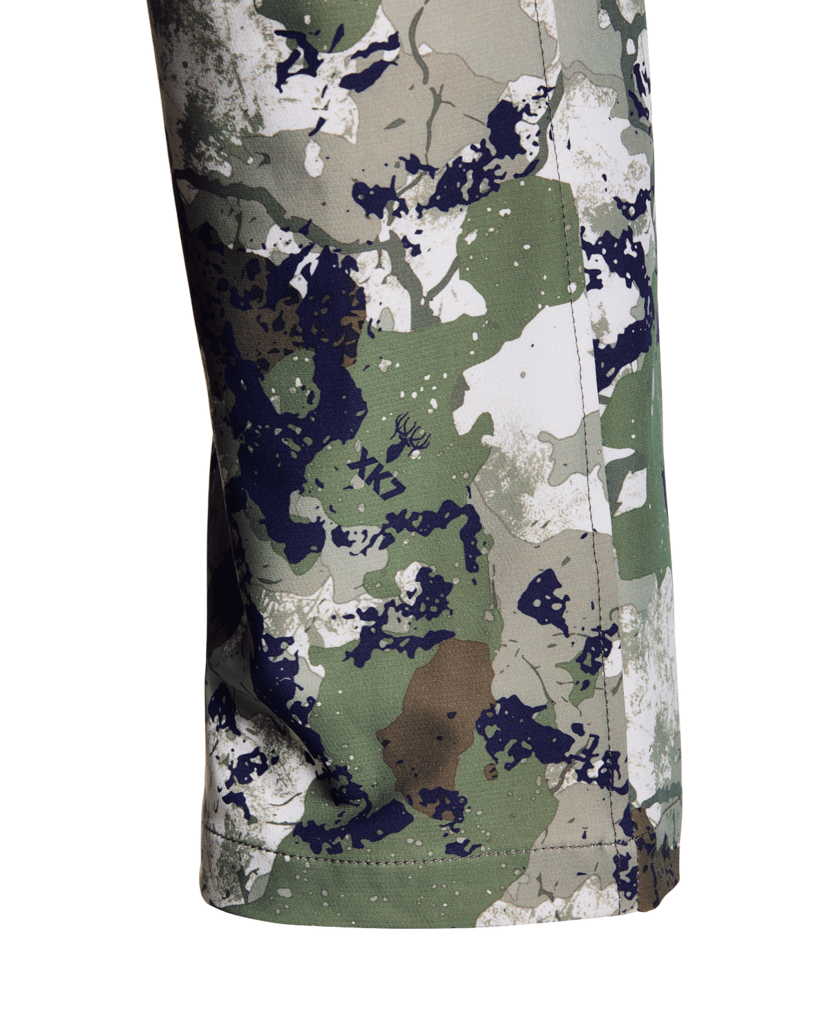 Men's Lightweight Camouflage Hunting Pants with Articulated Knees and Cargo Pockets