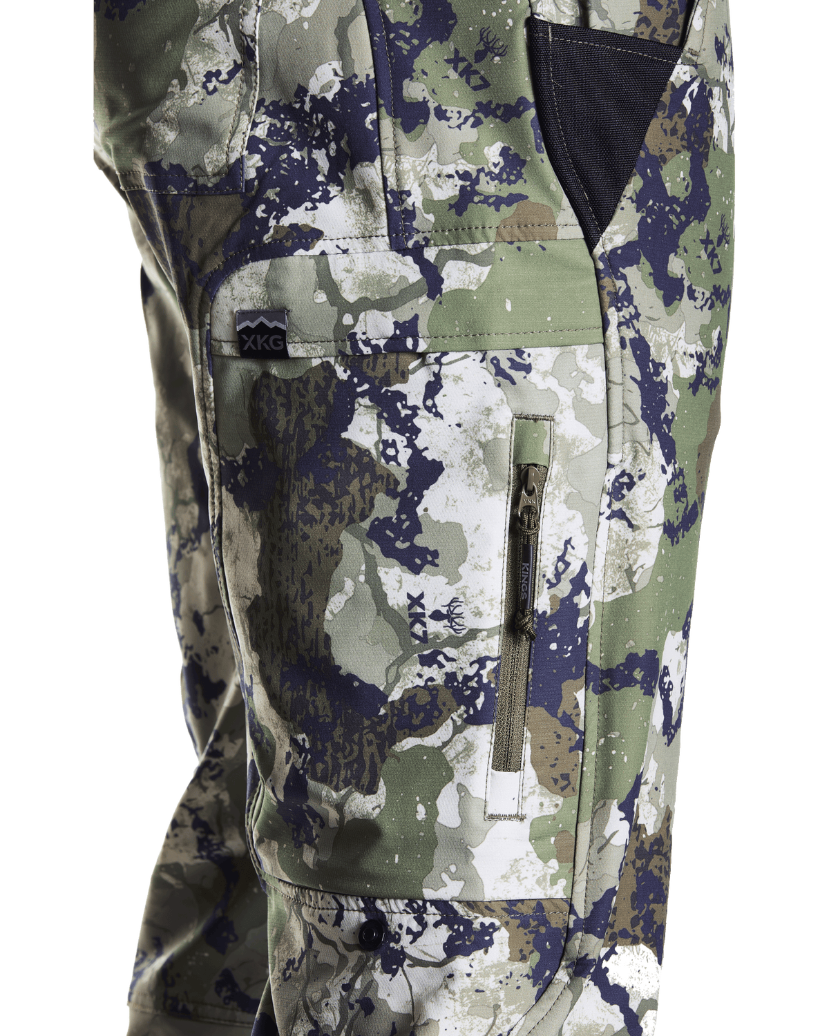 Men's Lightweight Camouflage Hunting Pants with Articulated Knees and Cargo Pockets