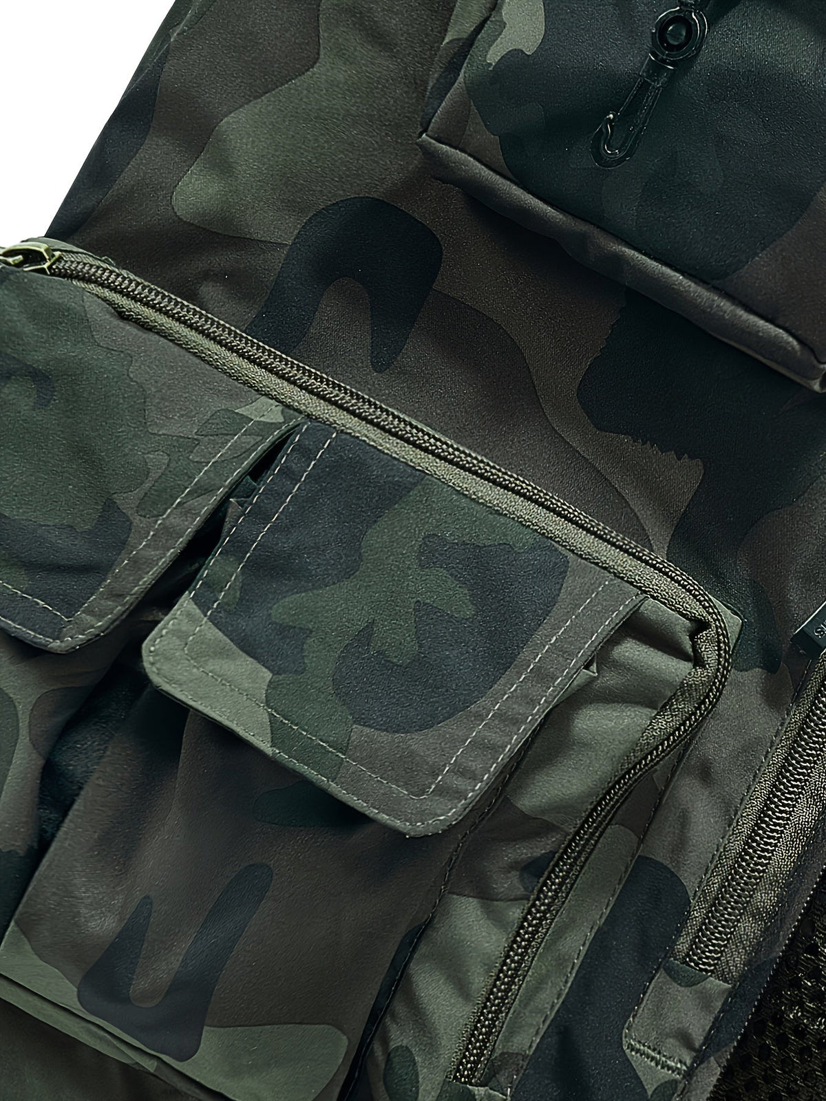 Men's Camo Utility Vest With Mesh Back And Multi Pockets