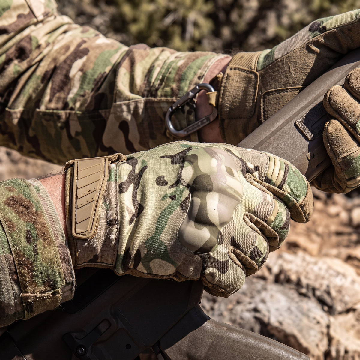 Men's Tactical Gloves with Touchscreen Fingers and Palm Grip Patches