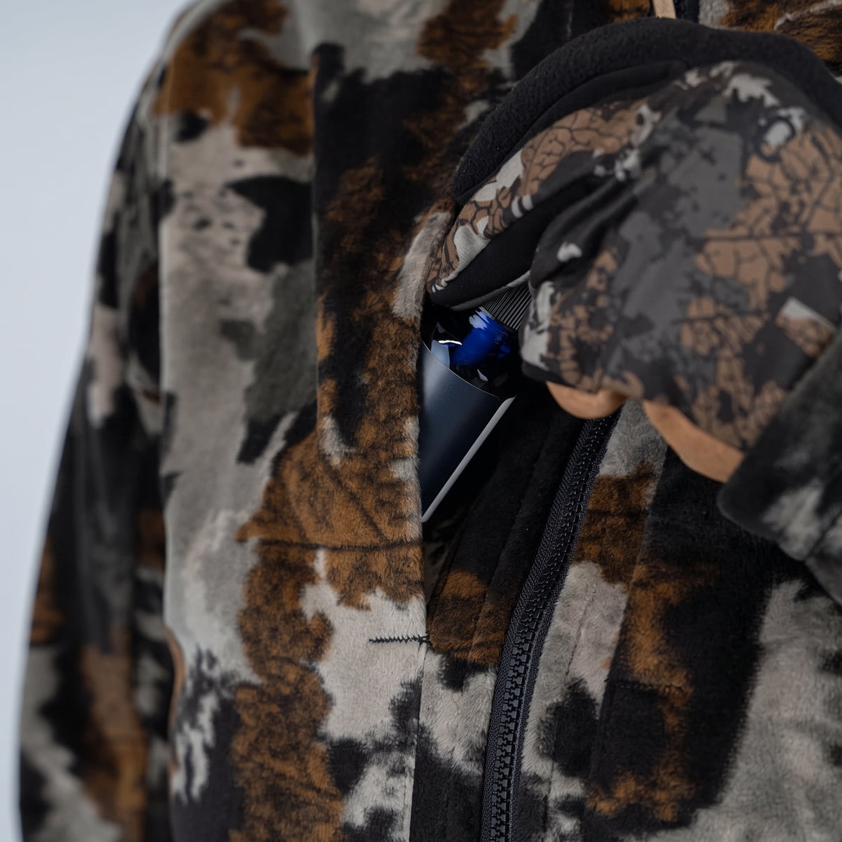 Women's Camouflage Hunting Jacket with Hood and Underarm Ventilation Zippers