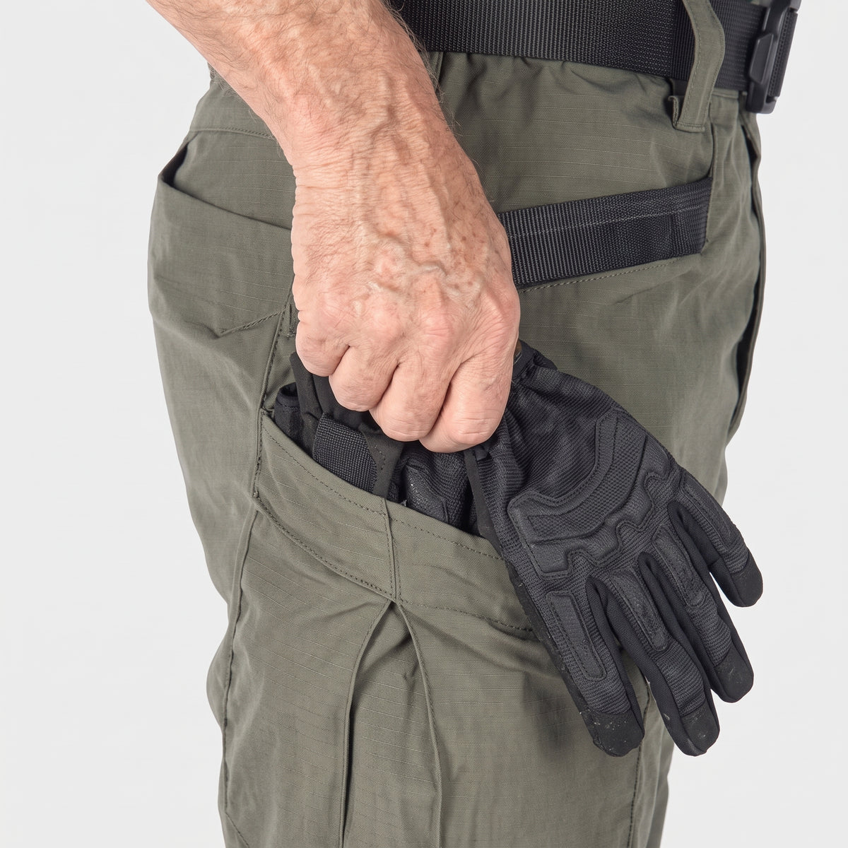 Men’s Water Resistant Tactical Cargo Pants with Reinforced Knees