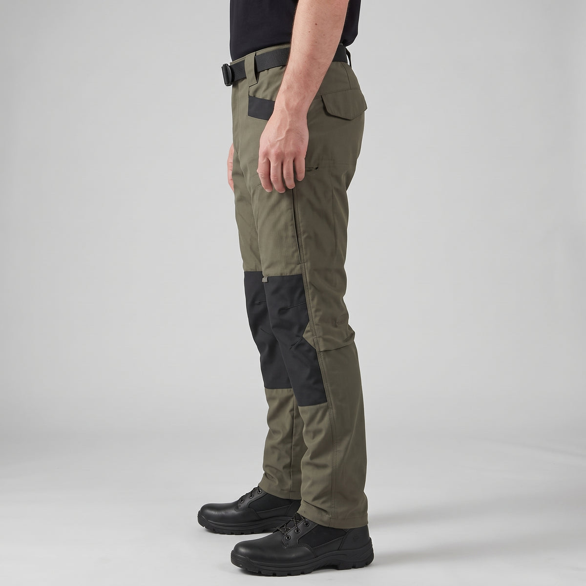 Men’s Water Resistant Tactical Cargo Pants with Reinforced Knees