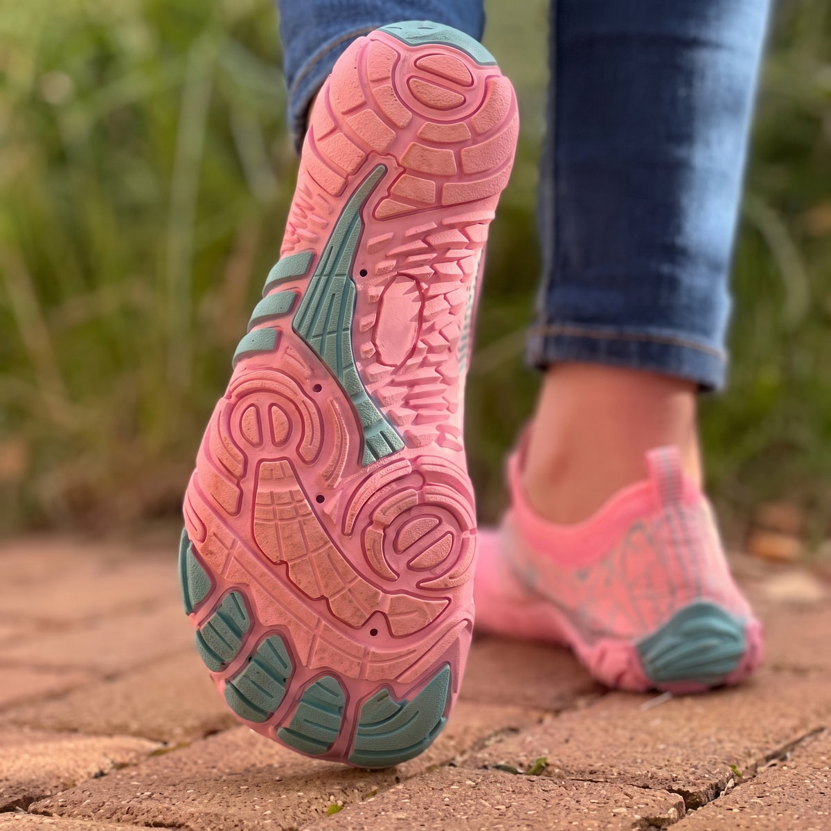 Unisex Breathable Non Slip Barefoot Shoes with Wide Toe Box and Flexible Sole