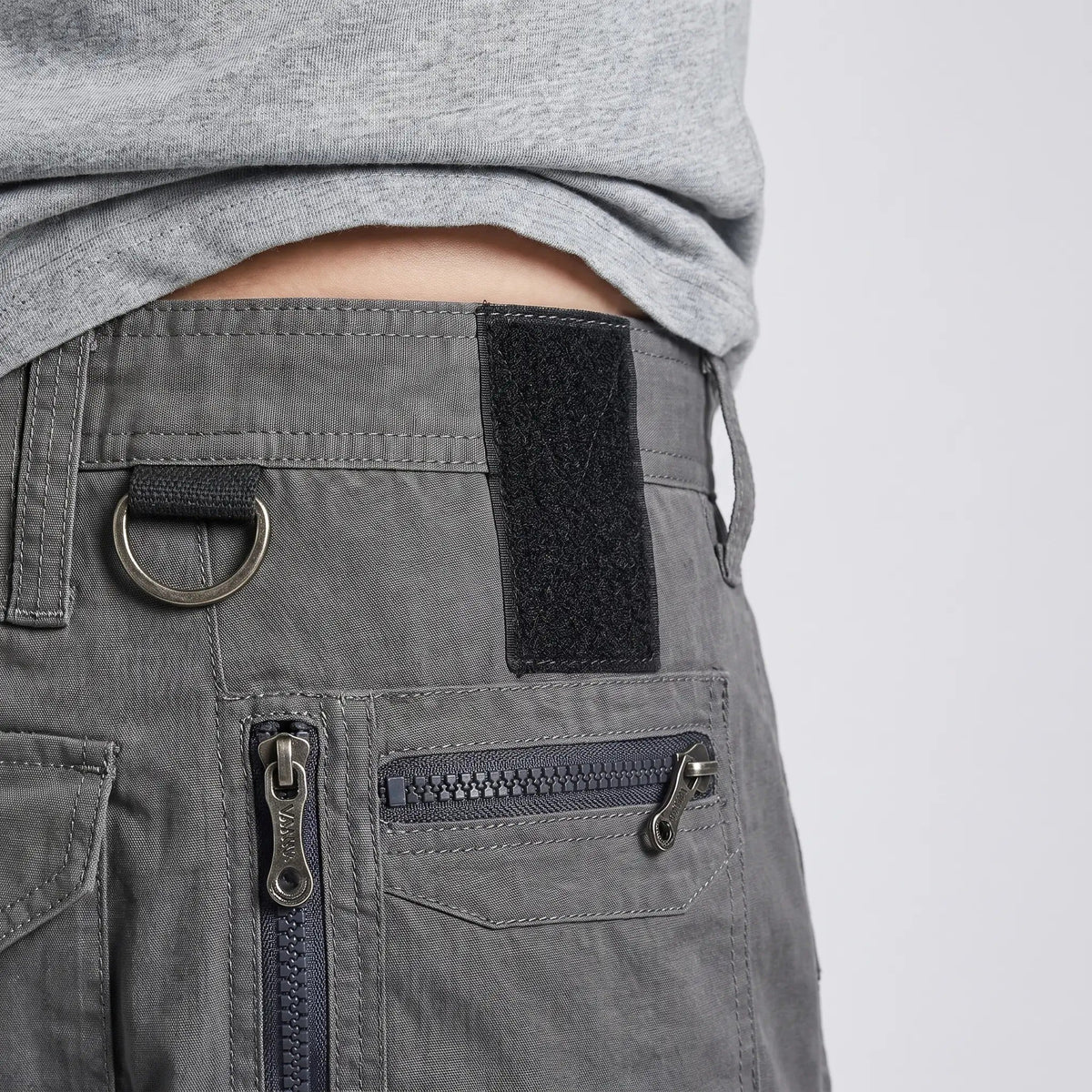 Men's Knee Length Cargo Shorts With Zip Pockets And D Ring Belt Loop