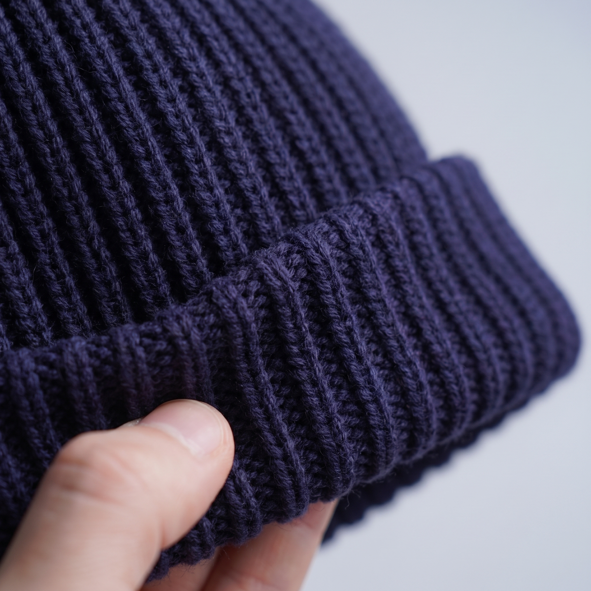 Men's Short Fisherman Beanie with Chunky Rib Knit
